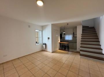 PH · 80m² · 2 Dormitorios · 1 Cochera · PH en Echesortu