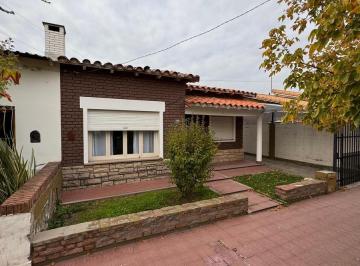 Casa · 261m² · 5 Ambientes · 1 Cochera · Casa en San Rafael