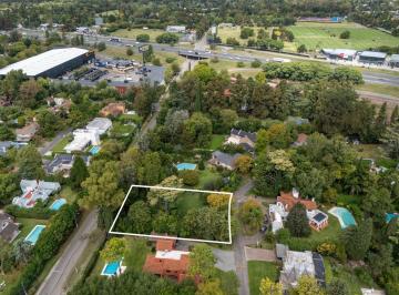 Casa · 1232m² · Lote en Venta Barrio Los Fresnos