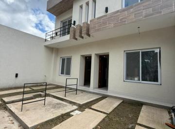 PH · 110m² · 4 Ambientes · 1 Cochera · PH en Lomas de Zamora Oeste