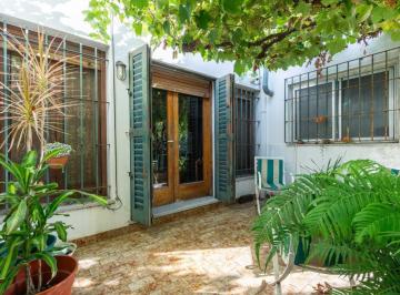 Casa · 195m² · 6 Ambientes · 1 Cochera · Venta de Casa con Quincho en City Bell