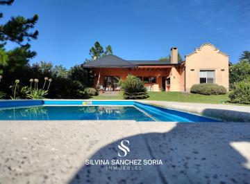 Casa · 1256m² · 3 Ambientes · 2 Cocheras · Venta Casa 3 Ambientes en Barrio Las Lomadas, Los Cardales