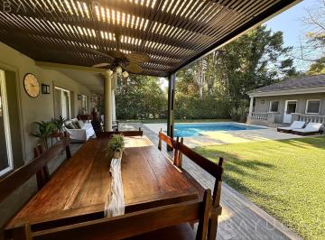 Casa · 251m² · 7 Ambientes · 5 Cocheras · Venta Casa - Barrio El Establo, Haras del Pilar