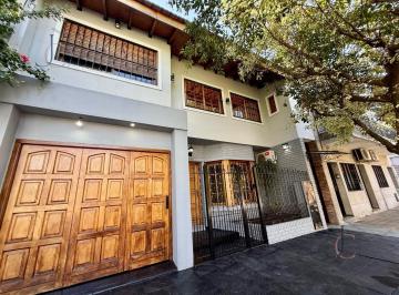 PH · 170m² · 4 Ambientes · 1 Cochera · Casa en PH Independiente 4 Ambientes con Cochera en Ramos Mejia Sur