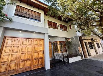 PH · 170m² · 4 Ambientes · 1 Cochera · Casa en PH Independiente 4 Ambientes con Cochera en Ramos Mejia Sur