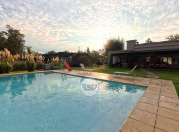 Casa · 290m² · 4 Ambientes · 2 Cocheras · Venta Casa 4 Amb en Lote de 2.500 m² con Pileta — Fincas de San Vicente