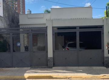 Casa de 4 ambientes, La Matanza · Casa con 3 Dorm. en Venta, 364 m² en Ramos Mejía