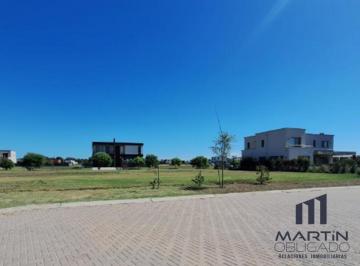 Terreno · 622m² · Lote en Barrio Village Joven en Bella Vista. Anticipo y Cuotas!