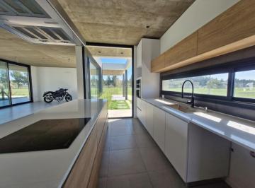 Casa · 161m² · 4 Ambientes · 2 Cocheras · Casa en Venta 4 Ambientes en Fincas de San Vicente