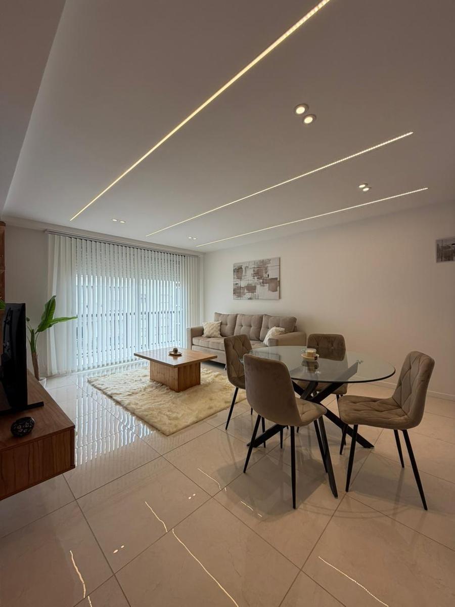 Depto 3 amb, 68m² reciclado con balcón — Centro