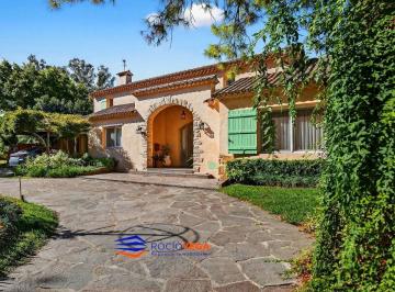 Casa · 350m² · 7 Ambientes · 2 Cocheras · Casa a La Venta en Country Club San Diego, Moreno