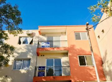 Departamento · 40m² · 2 Ambientes · 1 Cochera · Alquiler Dpto en Merlo Centro