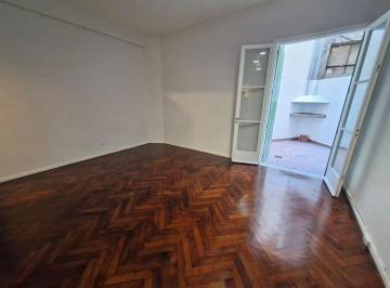 Departamento de 1 ambiente, Almagro · Departamento en Planta Baja - 43 m² con Patio, Perón 4000, a m. del Hosp. Italiano - Bajas Expensas