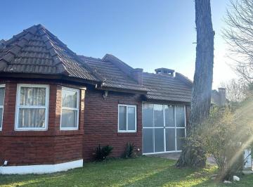Casa · 172m² · 5 Ambientes · 1 Cochera · Casa en Venta con 4 Ambientes en Banco Provincia Country Club