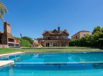 Casa · 389m² · 6 Ambientes · 2 Cocheras · Casa con Amarra Propia en Lote con Salida Al Rio