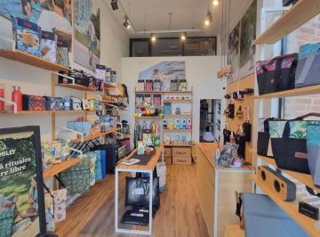 Local comercial · 24m² · 1 Cochera · Hermoso Local en El Centro de San Isidro C/cochera Cub.