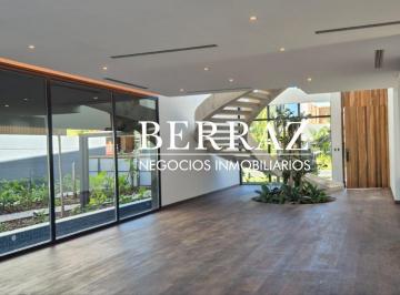Casa · 550m² · 8 Ambientes · 2 Cocheras · Casa Venta 5 Dorm. Barrio El Yacht Lote de 908 m² Nordelta, Tigre