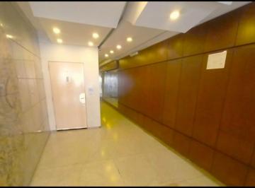 Departamento de 4 ambientes, Retiro · Semipiso de Categoría en Recoleta – 4 Ambientes con Dependencia y Balcón Al Frente