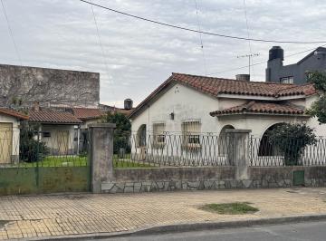 Casa · 200m² · 3 Ambientes · 2 Cocheras · Venta de Casa en San Isidro a Refaccionar