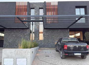 Casa de 5 ambientes, Córdoba · Dúplex Premium de 3 Dorm., 3 Baños y Estudio a Estrenar