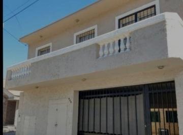 Departamento de 4 ambientes, Godoy Cruz · Departamento en Venta Calle 33 Orientales, Godoy Cruz Mendoza (2 Cuadras de Plaza Godoy Cruz)