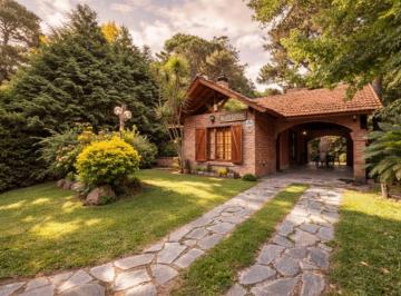 Casa de 4 ambientes, Costa del Este · 2 Chalet en Costa del Este C/gas Natural