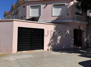 PH · 93m² · 3 Ambientes · 1 Cochera · Venta PH Tipo Casa 3 Ambientes C/cochera Monte Castro