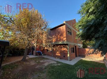 Casa · 200m² · 4 Ambientes · 1 Cochera · Duplex en Vneta en Cipolletti