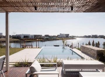 Casa · 220m² · 5 Ambientes · 4 Cocheras · Casa en Venta 5 Ambientes en El Cantón Barrio Islas Al Lago