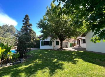 Casa · 237m² · 7 Ambientes · Muy Linda Casa a La Venta - Bella Vista
