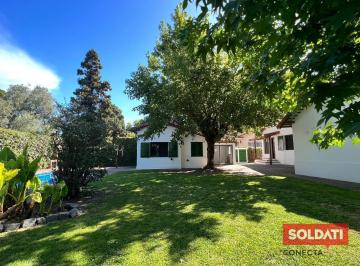 Casa · 237m² · 7 Ambientes · Muy Linda Casa a La Venta - Bella Vista