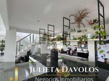 Casa · 300m² · 5 Ambientes · 2 Cocheras · Casa en Venta 5 Ambientes El Cantón Barrio Puerto - Escobar