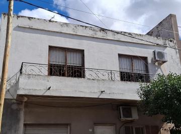 Departamento · PH 2 Amb y Medio, Planta Alta Frente, C/patio. S/expensas