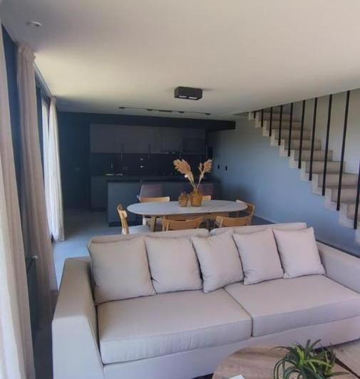 Casa · 130m² · 4 Ambientes · 1 Cochera