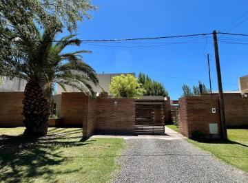 Casa · 600m² · 5 Ambientes · 1 Cochera · Venta - Casa 3 Dorm. en Barrio de Las Piletas - Cañada de Gomez, Santa Fe