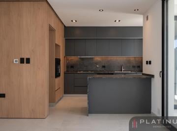 Casa · 173m² · 5 Ambientes · 2 Cocheras · Duplex en Venta de 3 Dorm. a Estrenar - Campo Chico