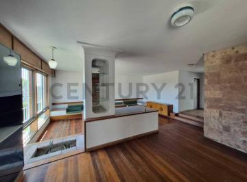 Casa · 316m² · 3 Dormitorios · 3 Cocheras · Hermosa Casa con Pileta