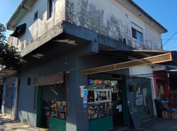 Local comercial · 250m² · Venta de Locales y Departamento en Una Misma Esquina