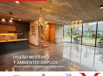 Casa · 240m² · 5 Ambientes · 2 Cocheras · Casa Moderna