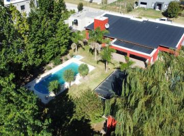Quinta vacacional de 6 ambientes, Brandsen · Casaquinta 1029 m², Calle Lago Lacar Barrio La Rural, Coronel Brandsen Buenos Aires.