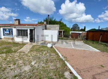 Local comercial · 18m² · 6 Cocheras · Alquiler Local Sobre Giannattasio en El Mejor Punto, Gran Metraje de Frente