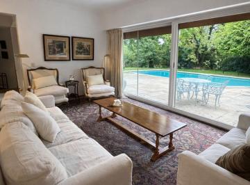 Casa · 1070m² · 5 Ambientes · 3 Cocheras · Casa en Venta Tortugas C. C