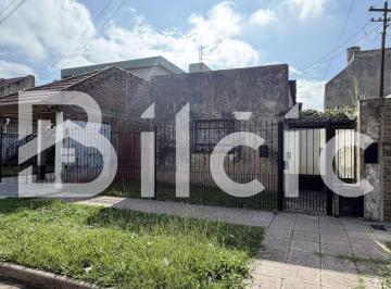 Casa · 55m² · 4 Ambientes · Casa/lote en Venta en Remedios de Escalada