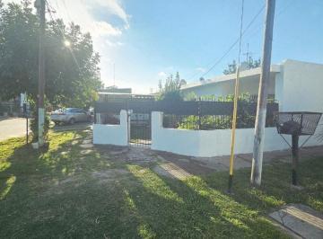 Casa · 80m² · 3 Ambientes · Venta Casa 3 Ambientes Cochera y Monoambiente Castelar