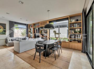 Casa · 162m² · 6 Ambientes · 4 Cocheras · Casa en Las Liebres, 3 Dorm., Jardin y Piscina