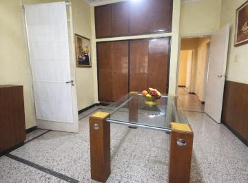 Casa · 140m² · 5 Ambientes · Casa en Azcuenaga