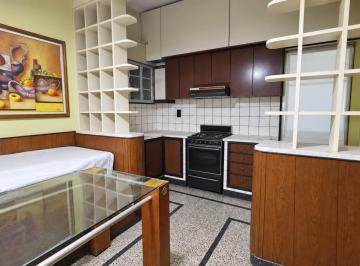 Casa · 140m² · 5 Ambientes · Casa en Azcuenaga