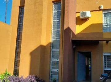 Casa · 180m² · 4 Ambientes · 1 Cochera · Casa en Venta - 3 Dorm. 2 Baños - Cochera - 406 m² - Ramos Mejía