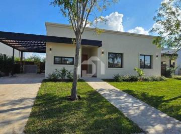 Casa · 150m² · 4 Ambientes · 2 Cocheras · Casa en Venta en San Ramón, Pilar del Este, Pilar