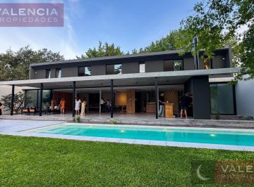 Casa · 675m² · 5 Ambientes · 2 Cocheras · Casa en Venta. Proyecto Único de 3 Dorm en Suite en Las Lomas de San Isidro